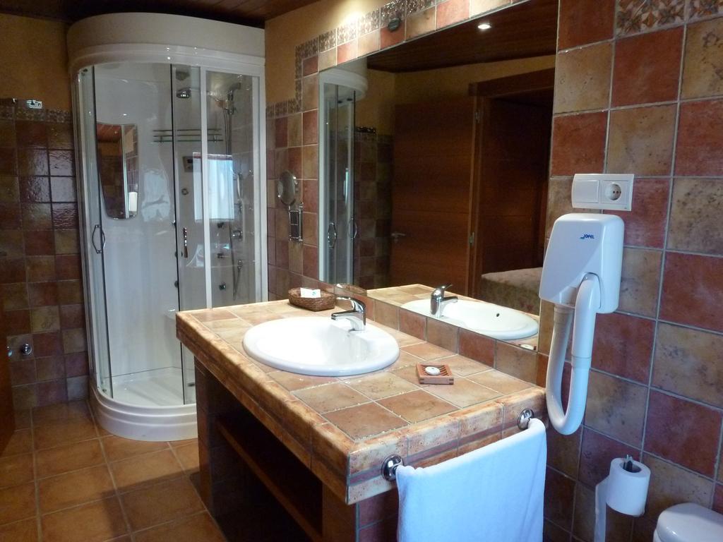 Hotel H Con Encanto 비네파르 객실 사진